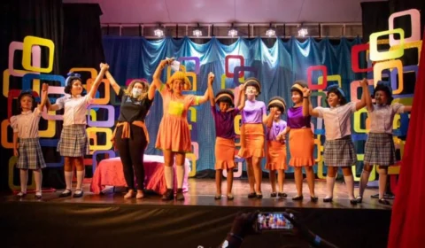 Bolsas de iniciação teatral para diversas faixas etárias estão com inscrições abertas em Manaus