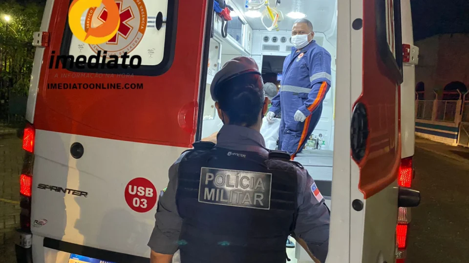 Morador de rua é atingido com golpes de gargalo de garrafa no Centro de Manaus