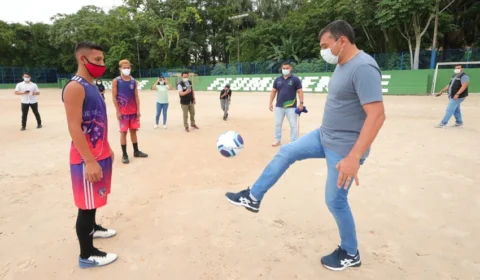 <strong>Wilson Lima entrega mais dois campos de futebol completamente revitalizados</strong>