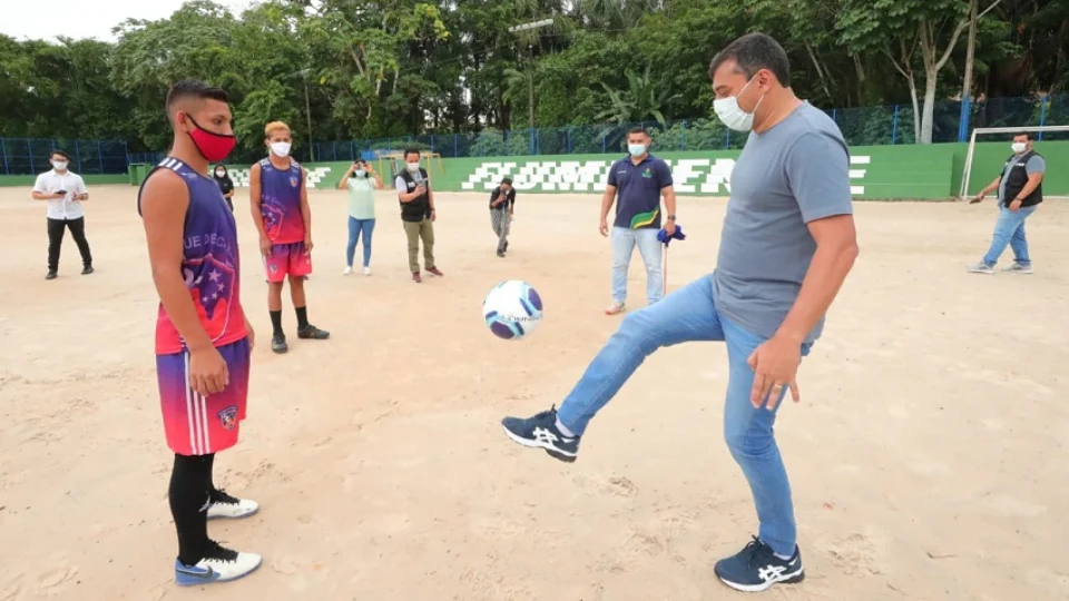 <strong>Wilson Lima entrega mais dois campos de futebol completamente revitalizados</strong>