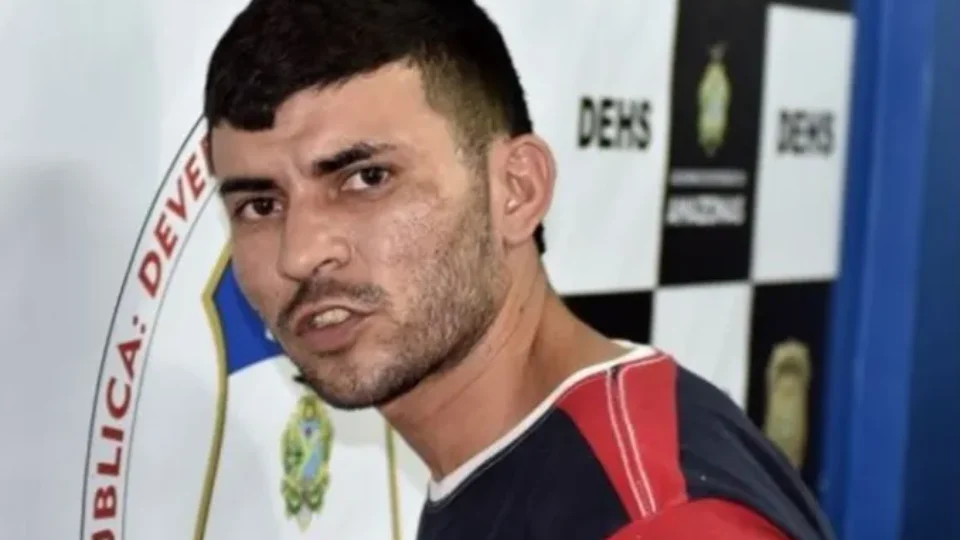 Segue vivo preso que estava dentro de viatura da PC que foi fuzilada próximo do fórum