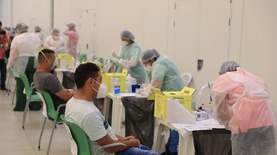 Brasil tem 493 mortes por Covid-19 e 184.311 novos casos em 24 horas