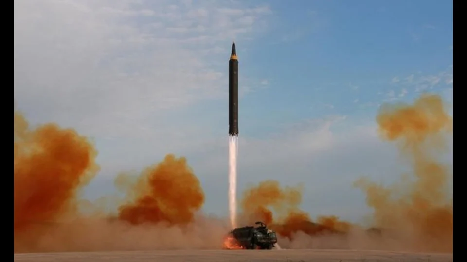 Coreia do Norte lança novo míssil balístico