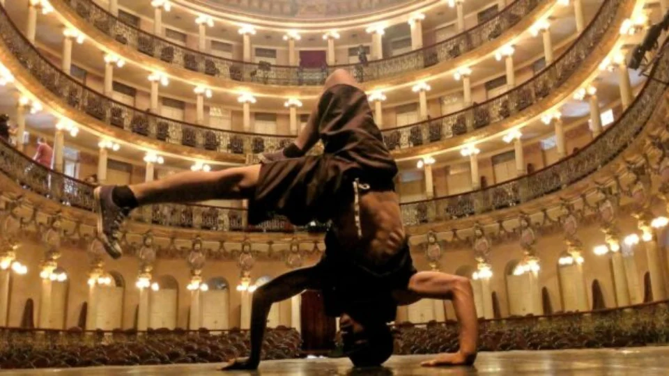 Projeto InCena abrirá inscrições para aulas gratuitas de ballet clássico e danças urbanas nesta segunda (10)