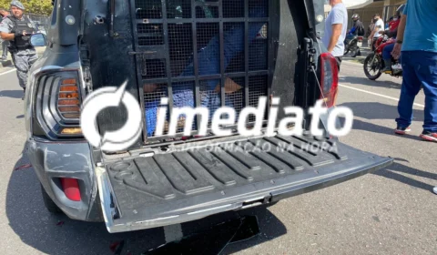 Viatura da Polícia Civil é fuzilada com presos próximo no Fórum Henoch Reis; VÍDEO