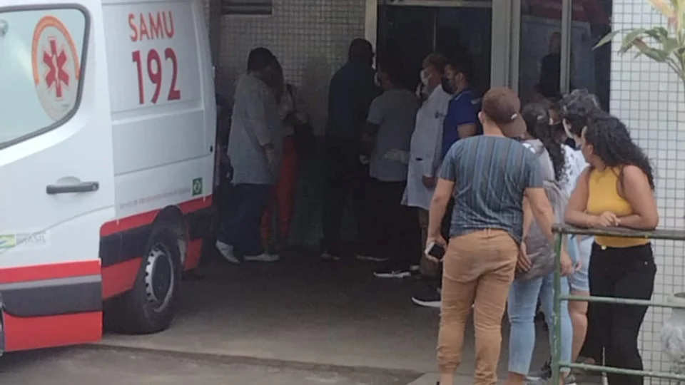 Investigadora é atingida com estilhaços de vidro e um morre durante ataque contra viatura em Manaus