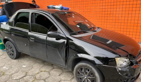VEJA VÍDEO de Carro com casal que foi ‘crivado de balas’ e deixou  homem gravemente ferido, na zona Norte de Manaus