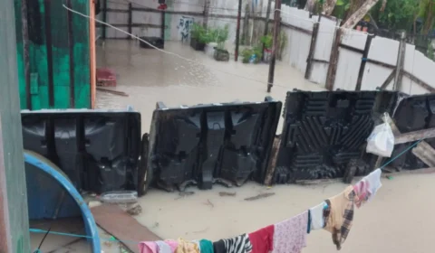 Chuva causa alagamento de casas e deslizamentos de barrancos, em Manaus; veja vídeo
