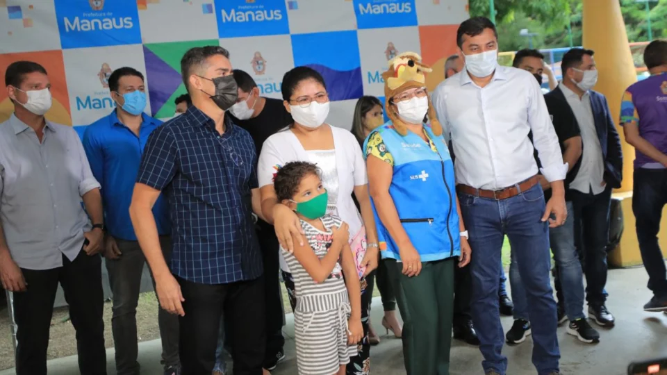 Governador Wilson Lima acompanha início da vacinação contra a Covid-19 de crianças de 5 a 11 anos