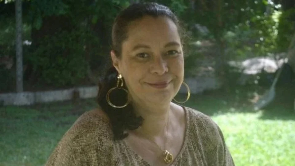 “Não é porque morreu que virou santo”, diz filha de Olavo de Carvalho sobre a morte do pai