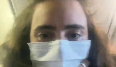 Mulheres brigam em voo por conta do BBB22; Veja vídeo