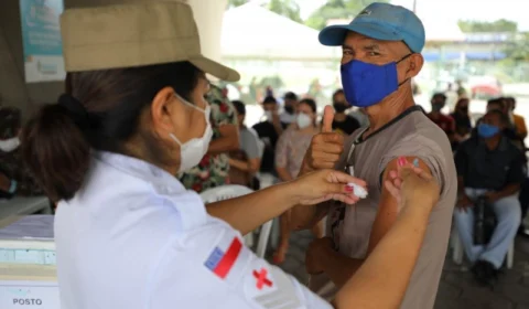 Manaus convoca mais de 1 milhão de ‘atrasados’ para atualizar vacinação contra a Covid-19