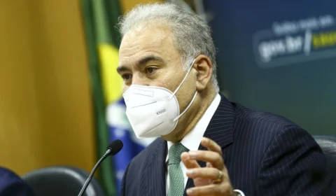 Ministro anuncia distribuição de 28,2 milhões testes para covid-19