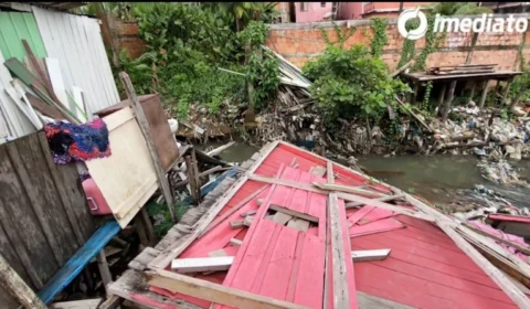 Casas desabam no beco Tarumã após forte chuva em Manaus