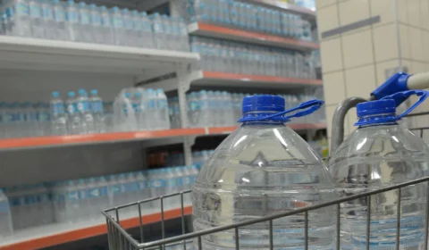 Médicos alertam para importância de consumir mais líquidos no verão