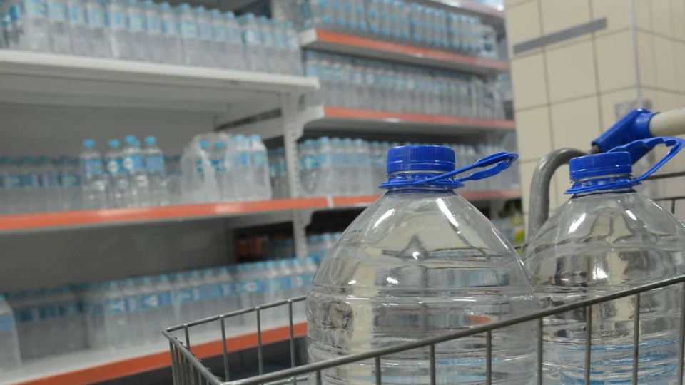 Médicos alertam para importância de consumir mais líquidos no verão