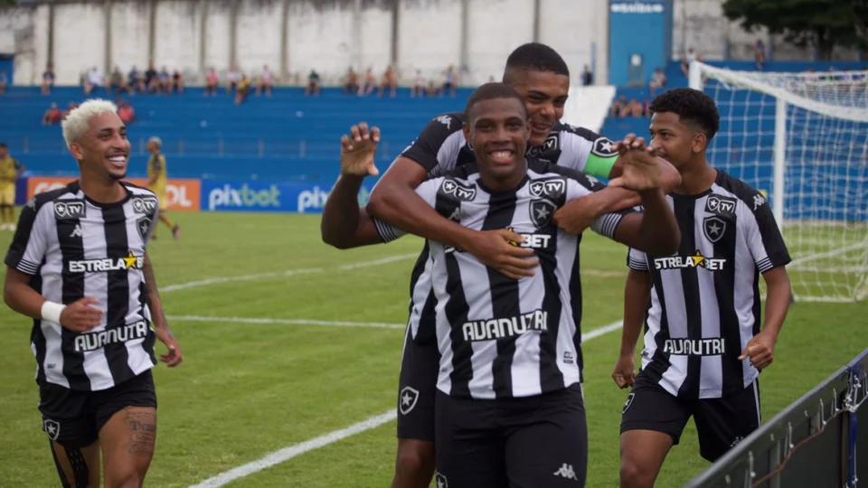 Botafogo estreia com vitória na Copinha e lidera Grupo 14