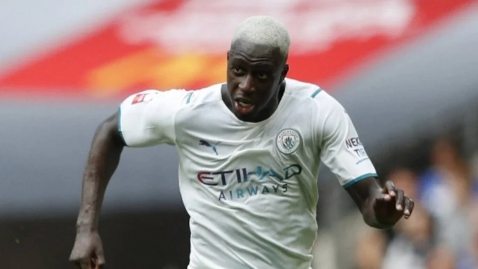 Lateral acusado de 7 estupros vai para prisão de segurança máxima