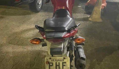 Adolescente de 16 anos é preso com moto roubada em Manaus