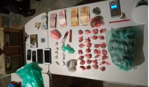 Mulher é presa por tráfico e por guardar jiboia de facção no Amazonas