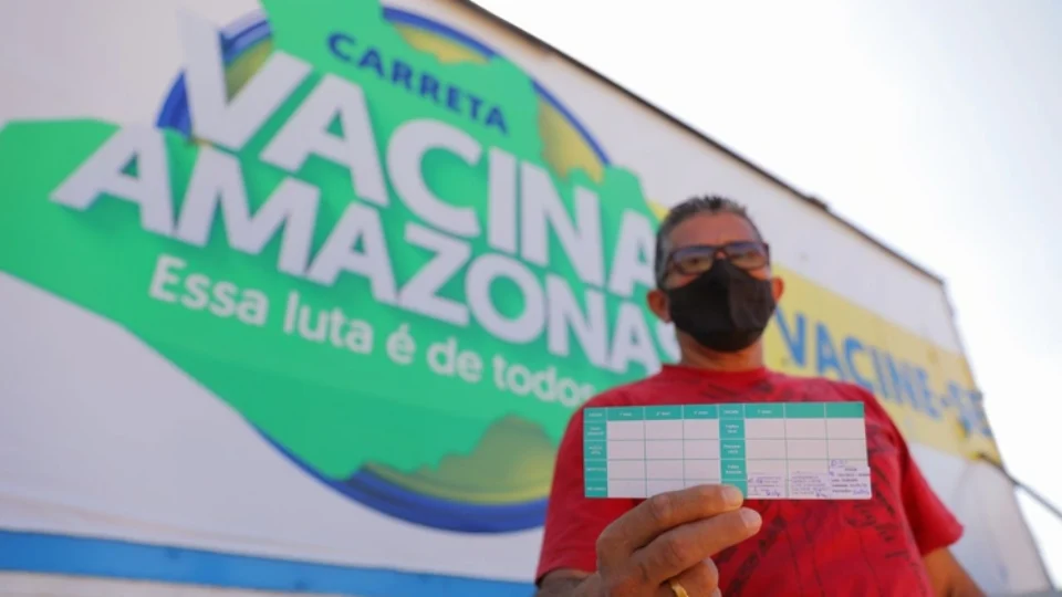 Carreta de vacinação aplica mais de 1.2 mil doses na primeira semana do ano