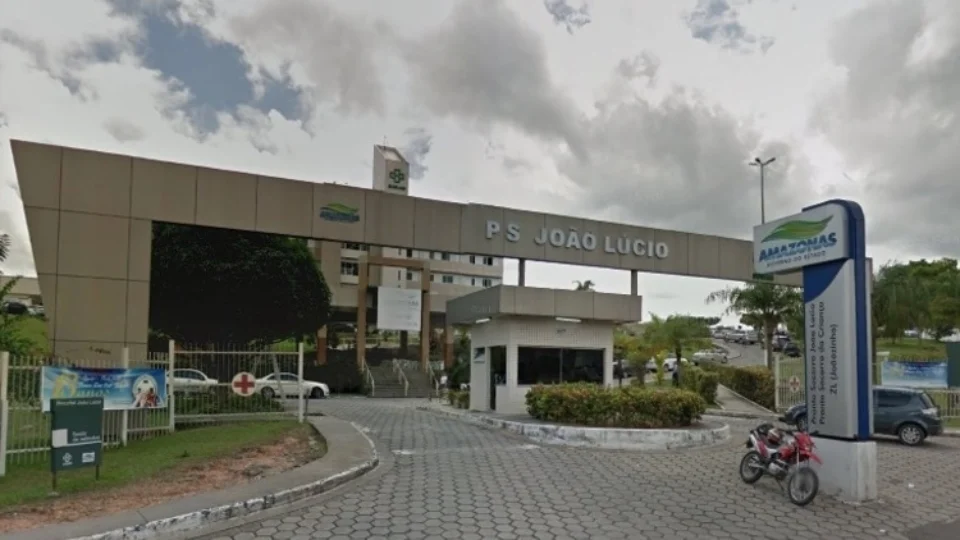 Homem com tornozeleira eletrônica é baleado em Manaus