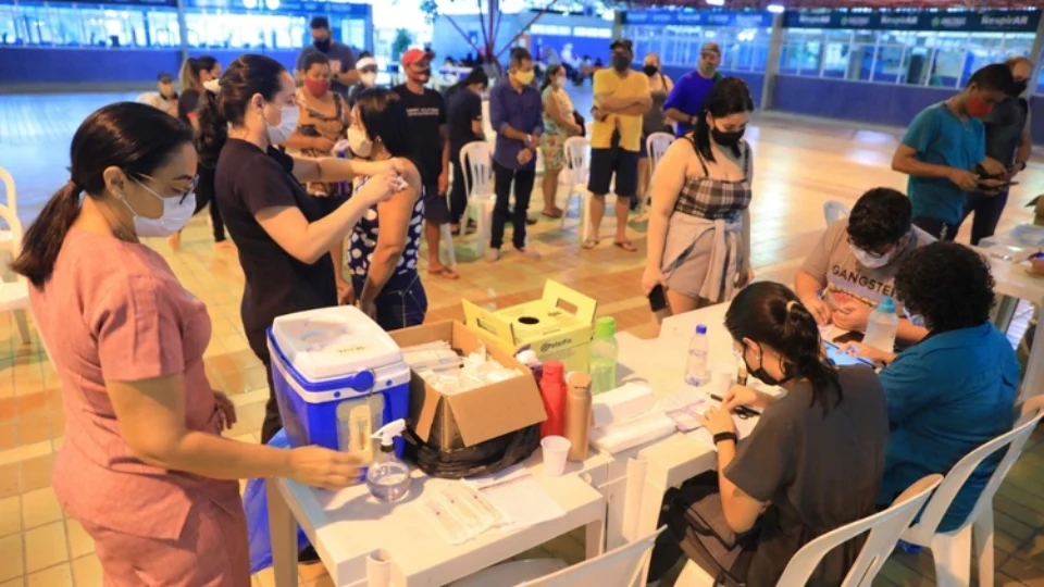 11 mil doses já foram aplicadas através da carreta da vacina em Manaus