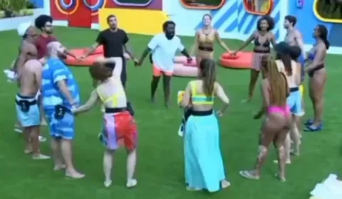 BBB: Confinados fazem rodinha e cantam louvor para amenizar clima no reality