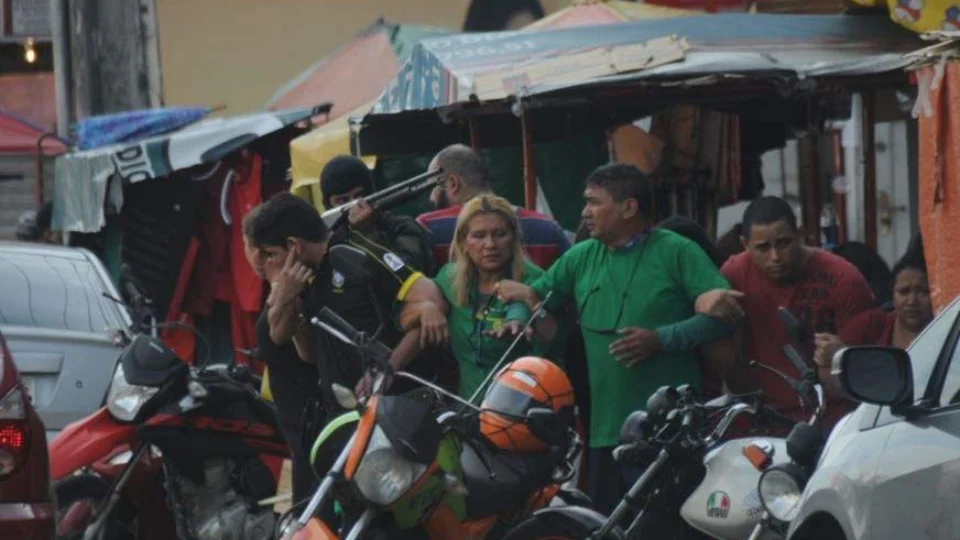 Criminosos asssaltam  em plena luz do dia na rua do SESI