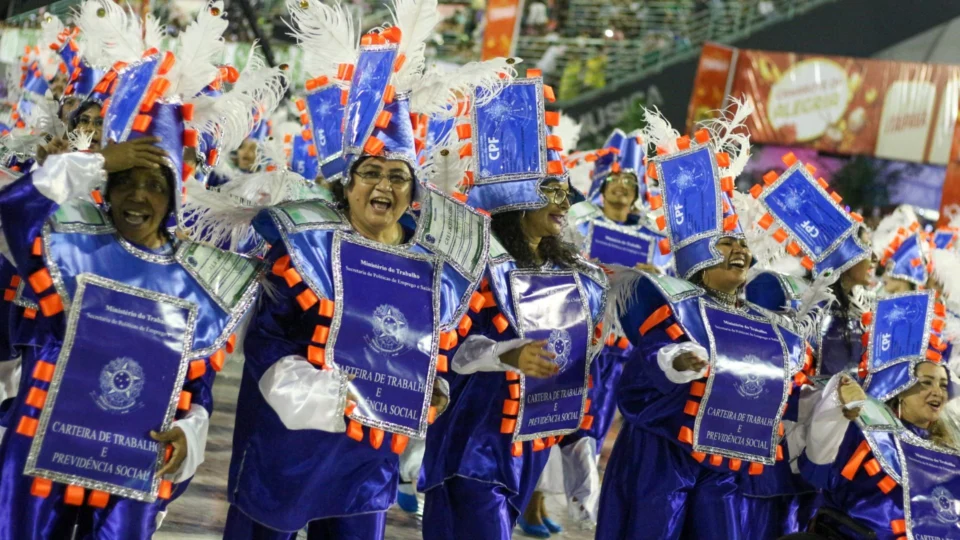 Escolas de samba de Manaus desfilam no Carnaval 2022 sem presença de público