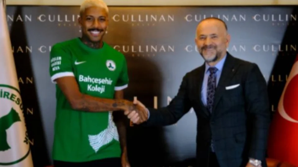 Gremista faz exames em time da Turquia e descobre câncer testicular