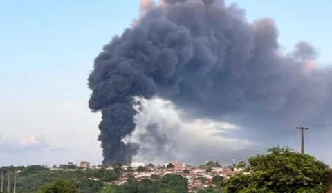 Veja vídeo! incêndio de grandes proporções atinge fábrica de calçados