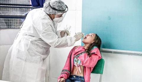 Casos de covid no am começam a cair, diz o globo