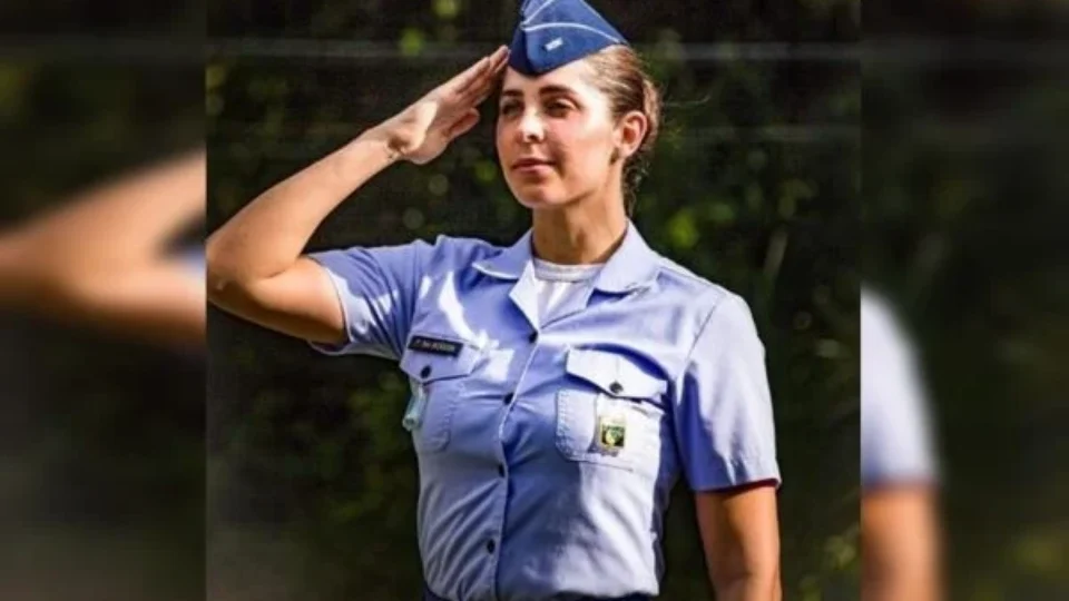 Ex-tenente deixa a FAB e publica fotos sensuais no OnlyFans; Fotos