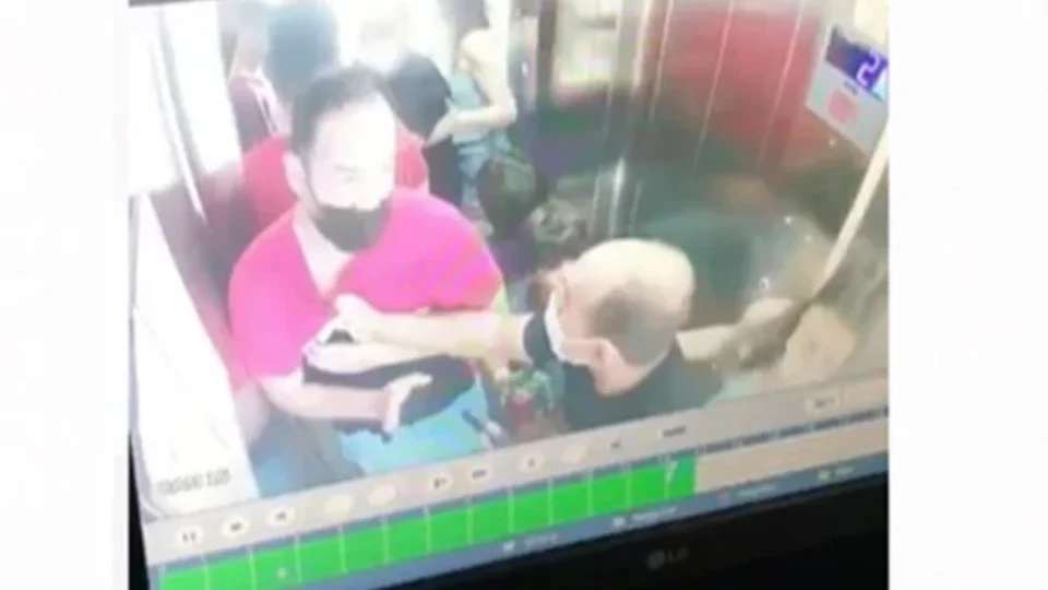 PM é condenado por apontar arma para morador dentro de elevador; VÍDEO