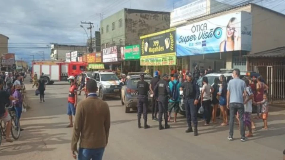 Vídeo! Homem é atingido com tiro e esfaqueado