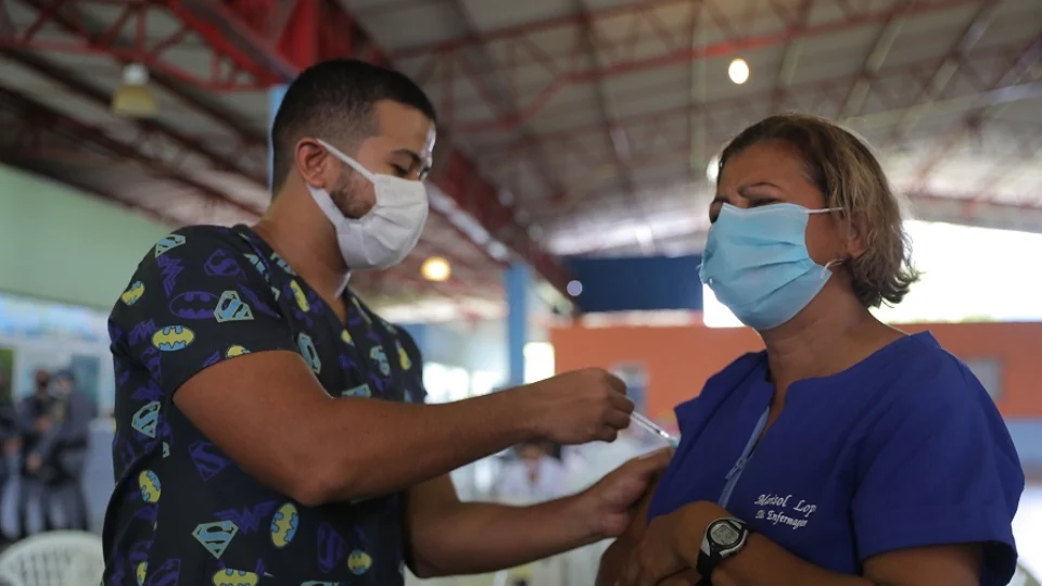 Covid-19: Amazonas já aplicou 6.525.883 doses de vacina até este sábado