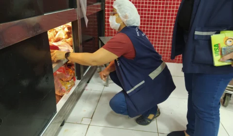 Mais de 27 kg de frios vencidos são apreendidos em Manaus