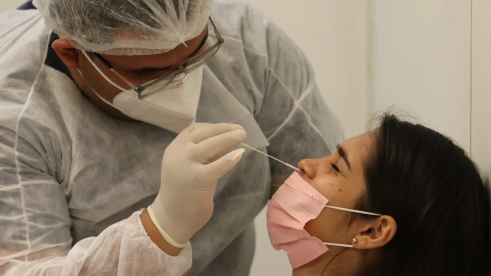 Boletim Diário informa o diagnóstico de 2.356 novos casos, totalizando 547.521 casos da doença no estado neste sábado