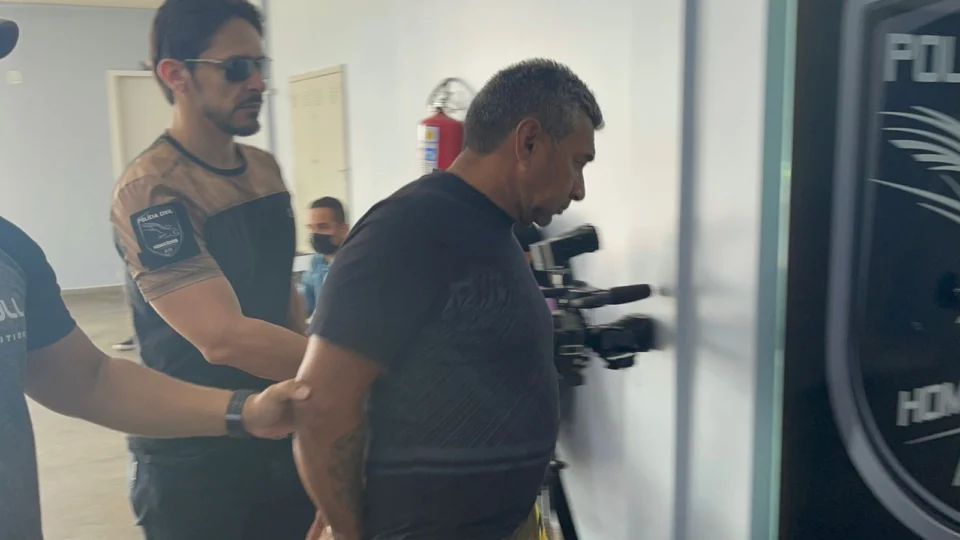 VÍDEO! Homem investigado por homicídio ocorrido em 2004 é preso, em Manaus