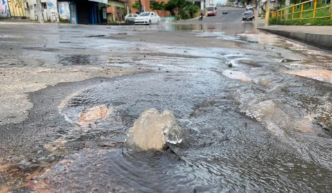 Moradores pedem providências a cerca do alagamento de rua no bairro Praça 14 de Novembro