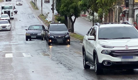 VEJA VÍDEO: Moradores reclamam que novo quebra-molas causa acidentes em avenida