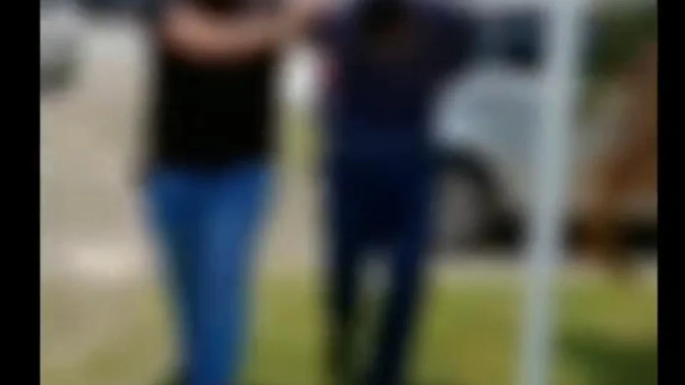 Homem é preso por matar jovem ao negar bebida; vídeo