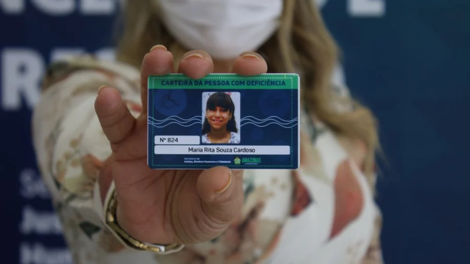 Alerta: Carteira da Pessoa com Deficiência é falsificada, mas é identificada