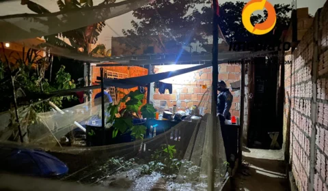 Mulher é assassinada por traficantes ao negar baixar as luzes do farol de carro na invasão Buriti