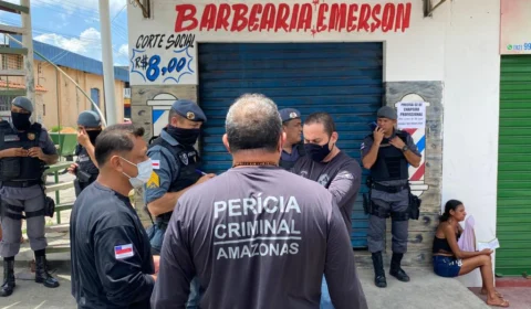 Jovem é morto a tiros em barbearia na zona Norte de Manaus; imagens