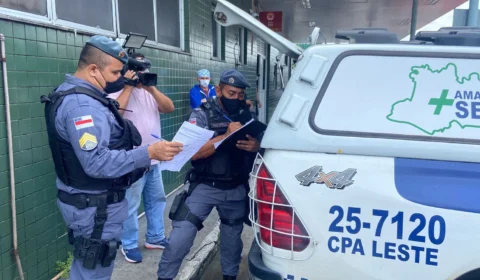 Após desconfiar que estava sendo traído, homem esfaqueia esposa no Jorge Teixeira