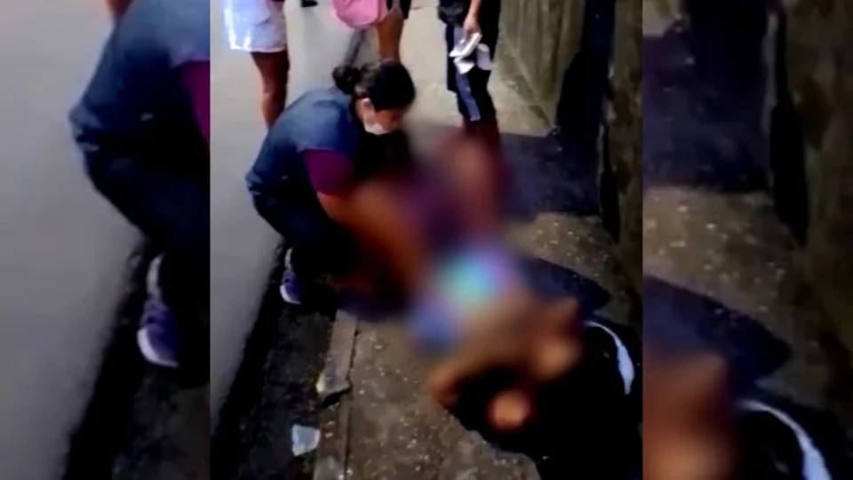 Jovem entra em trabalho de parto em calçada de avenida em Manaus; Veja vídeo!