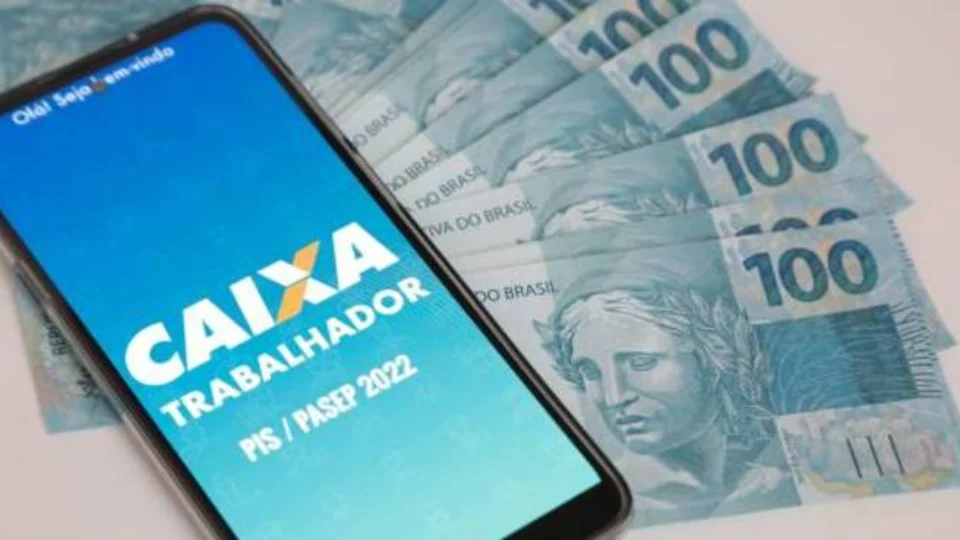 Abono salarial deve injetar R$ 20 bilhões na economia a partir desta terça-feira