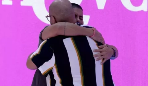 BBB22: Arthur Aguiar vence a Prova do Anjo e chora muito